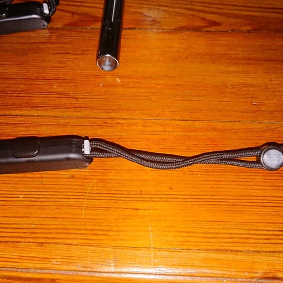 4 x Nintendo Switch Wrist Strap Replacement Buckle Controller Spare Part 4-Pack - Picture 6 of 7